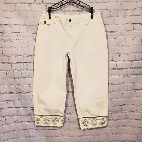 Relativity Cotton Capris - Picture 1 of 8